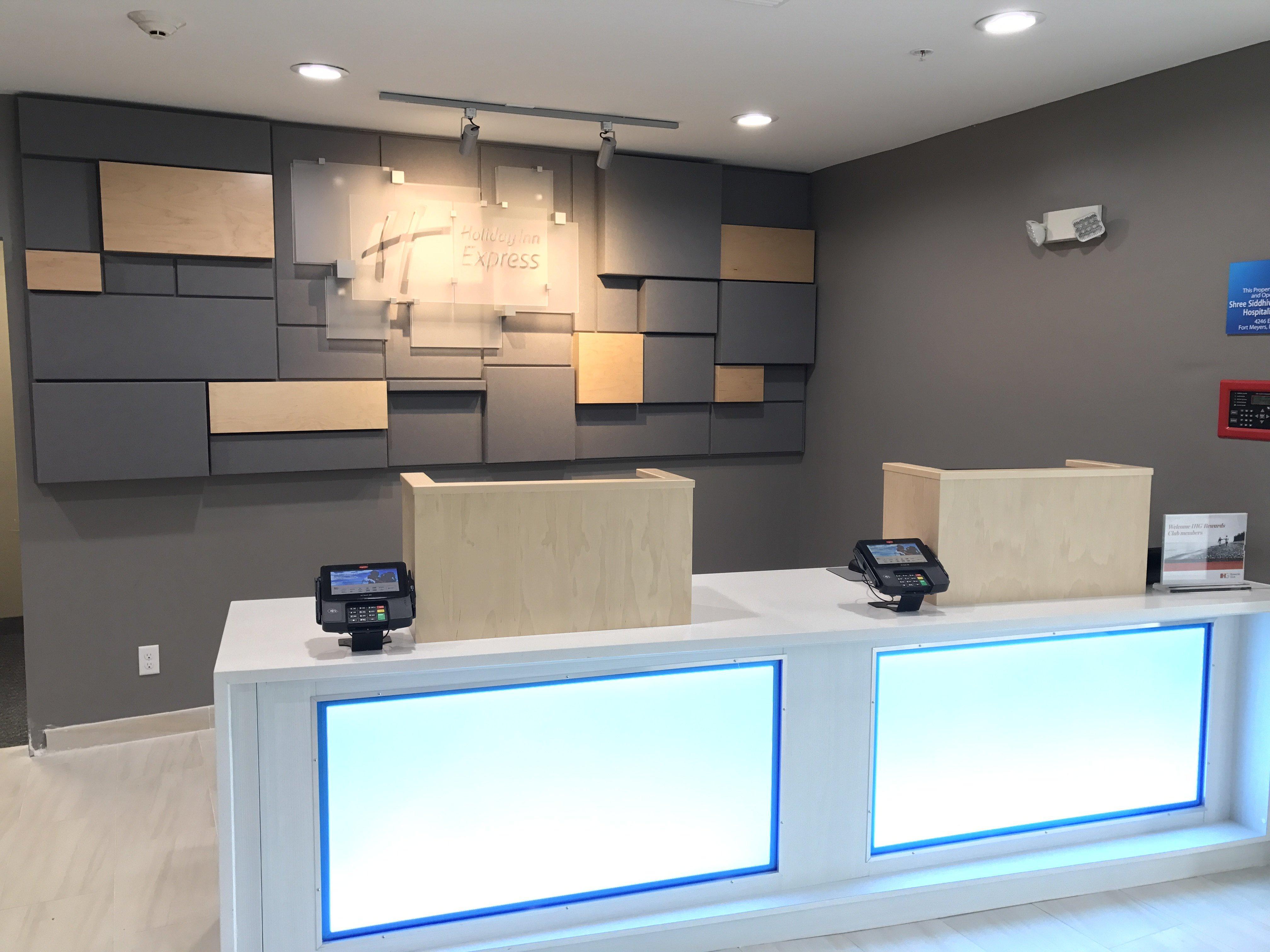 Holiday Inn Express - Naples South - I-75 By Ihg Exterior foto